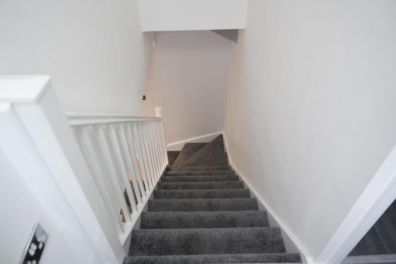 Ricoh Arena/newly Refurbished Semi-detached House Holiday home Coventry